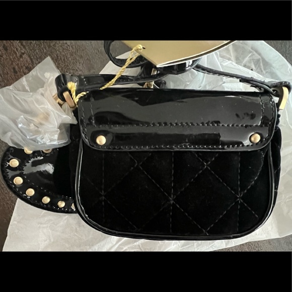 👜MULBERRY Black Patent Vegan Leather Velvet Quilt Mini Messenger Bag 🖤💛NWT - Picture 5 of 7